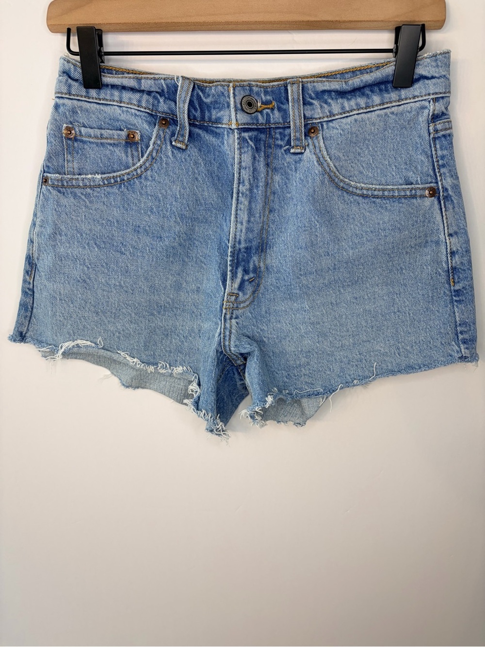 Abercrombie & Fitch Women’s The ‘90s Relaxed Cutoff High Rise Shorts, Size 26 - Picture 3 of 10